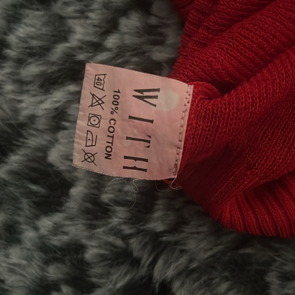 Red knit shirt - Picture 5 of 5